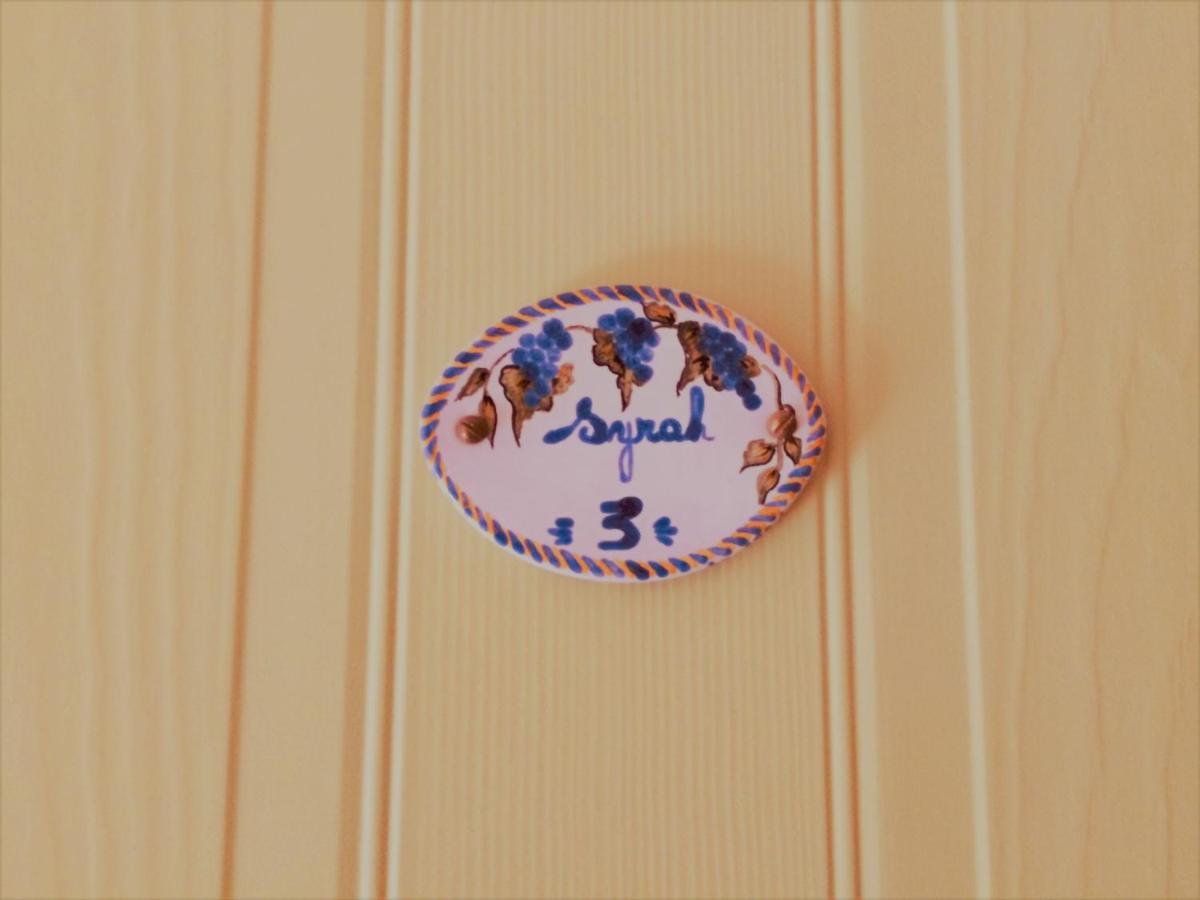 Bed and Breakfast Castel Mireio Cairanne Екстер'єр фото