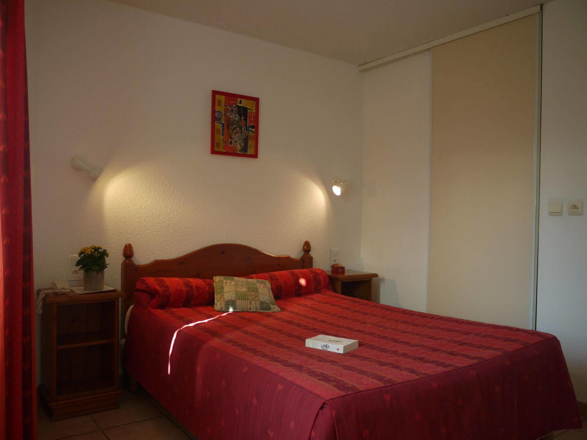 Bed and Breakfast Castel Mireio Cairanne Екстер'єр фото